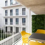 Feels Like Home Intendente Elegant Mezzanine with Balcony